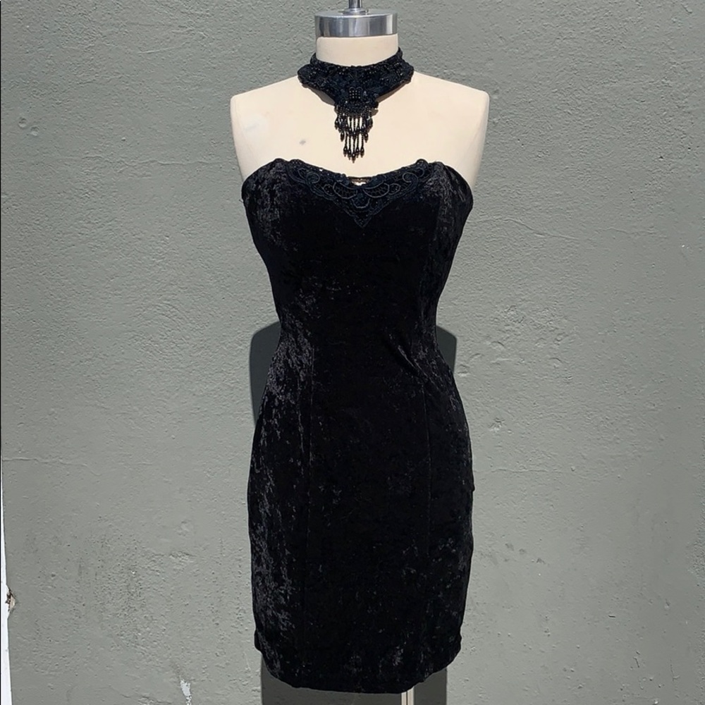 90s black velvet vintage dress with a choker